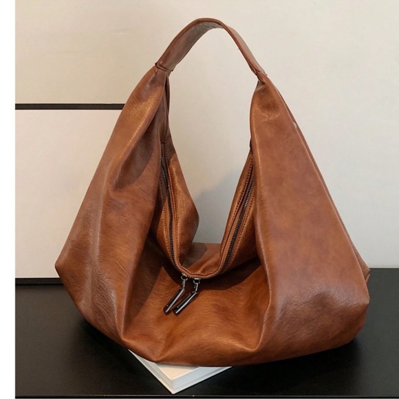 Luxe Brown Vegan Leather Zip Up Large Shoulder Bag - Picture 6 of 6